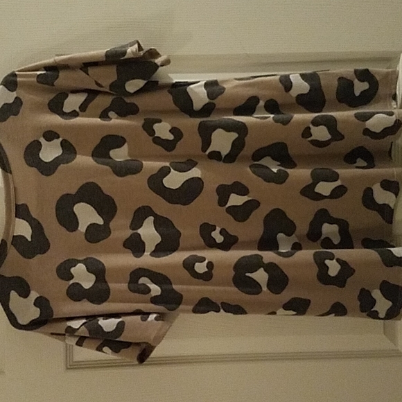 Leopard Print Top - Picture 3 of 10